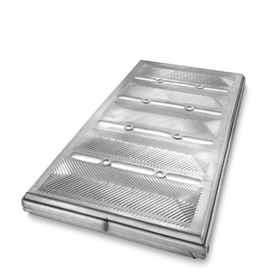 Rk Bakeware 中国・シカゴ 金属工業 4ストラップ シリコングラス ノンスティック プールマン パンカビ